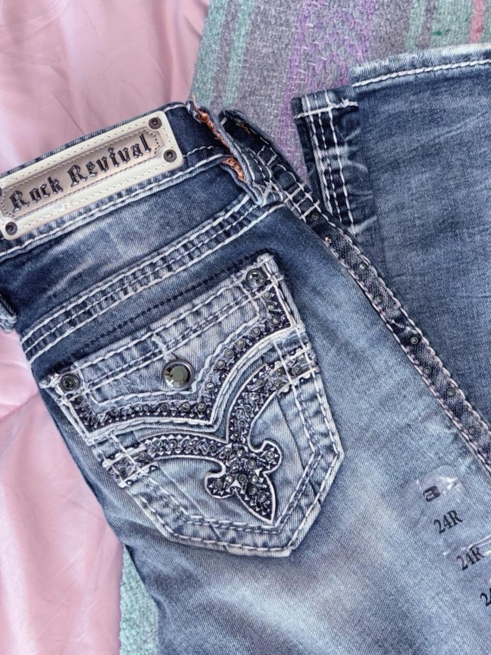 NWT Rock Revival Yanka Mid Rise Boot Jeans 24x32 Crystal Embellished Buckle Excl